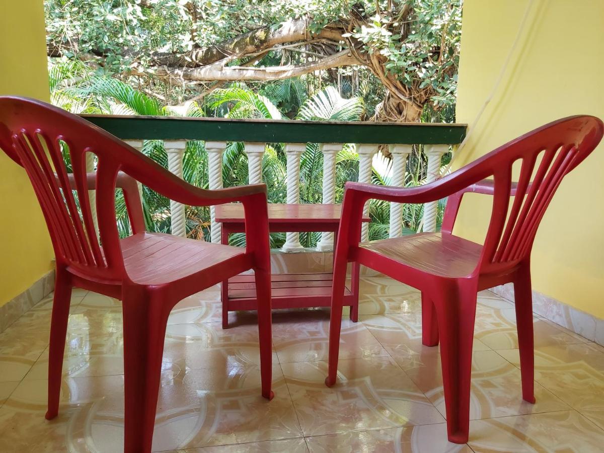 Joaquina'S Guest House Калангут Екстер'єр фото